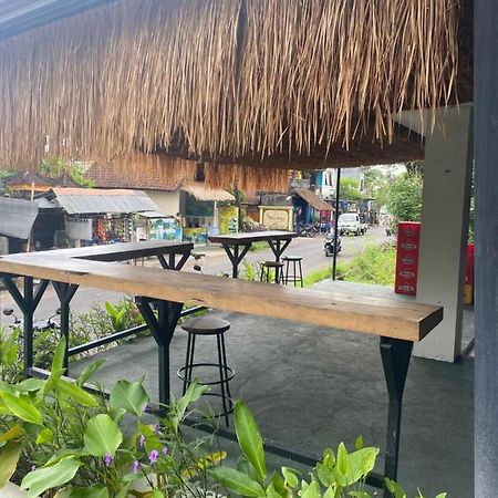 Paca'S Reggae Bar & Hostel Ambat Exterior photo