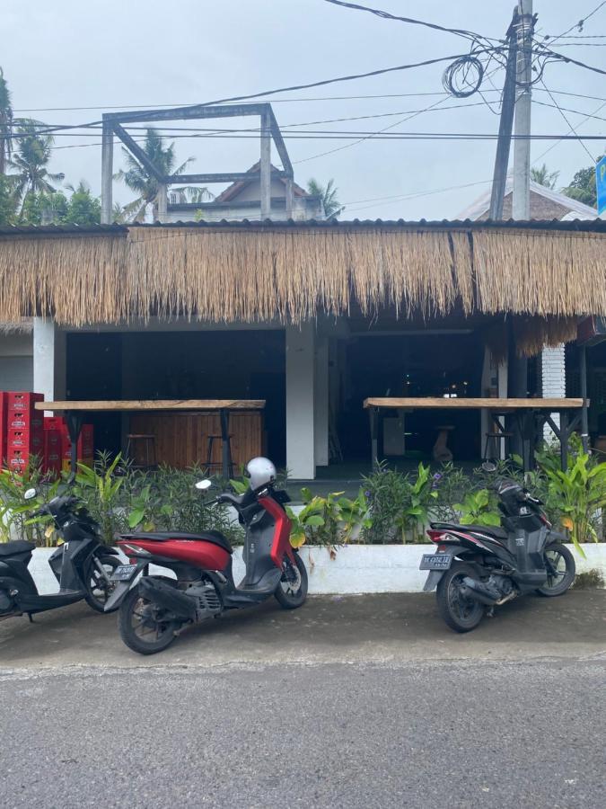 Paca'S Reggae Bar & Hostel Ambat Exterior photo