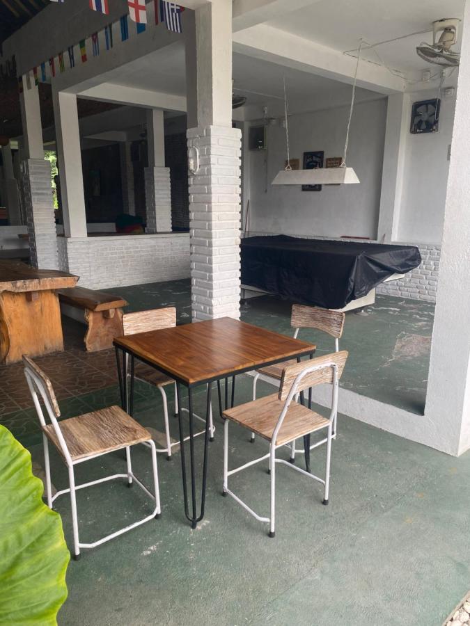 Paca'S Reggae Bar & Hostel Ambat Exterior photo